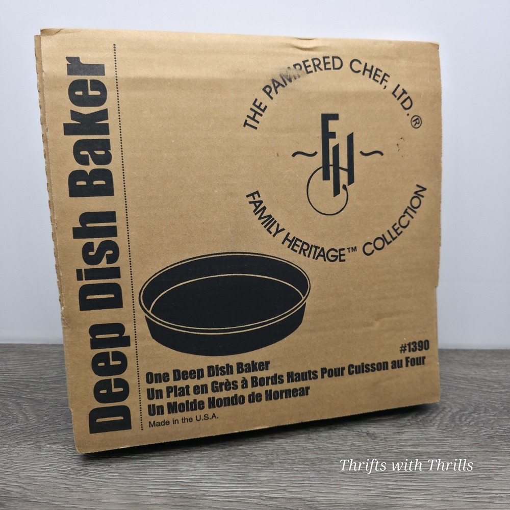 The Pampered Chef - 11" Deep Dish Baker Stone #1390 - Family Heritage Coll - New